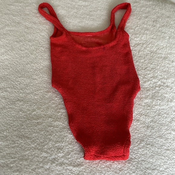 Oscar de la Renta - Picture 4 of 5